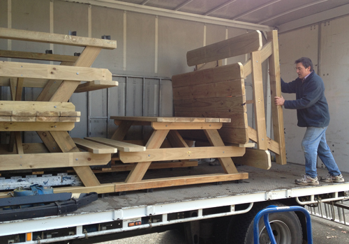 building solid quality commercial picnic tables for Mt Buller